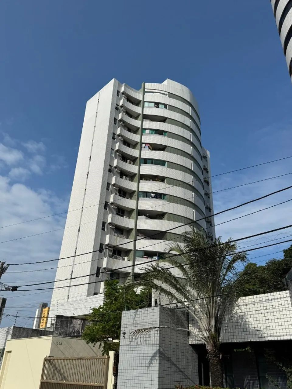 Edifício Dunas do Tirol - Apto 3/4 com 3 suítes de 100 m², dependência, 2 vagas de 599.999 - Foto 2