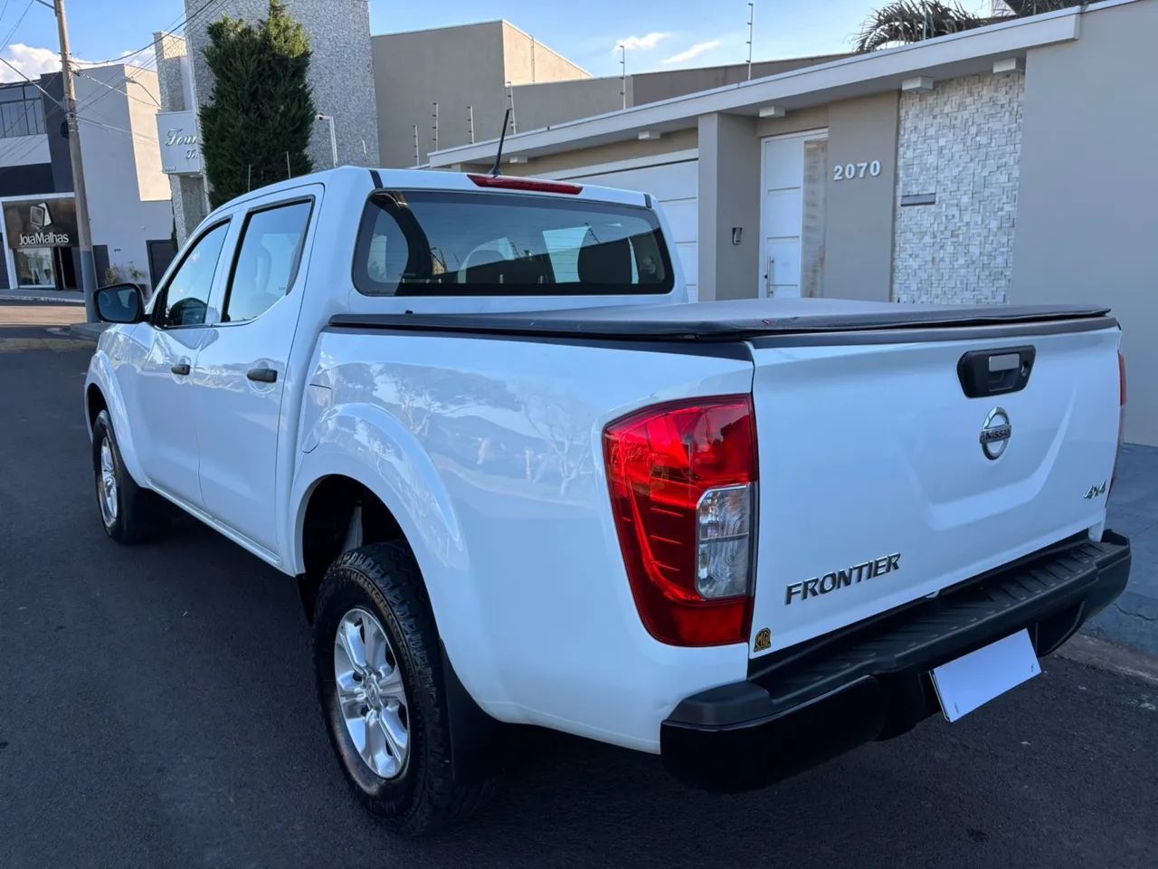 Nissan Frontier 2021 manual diesel 4x4 - Foto 8