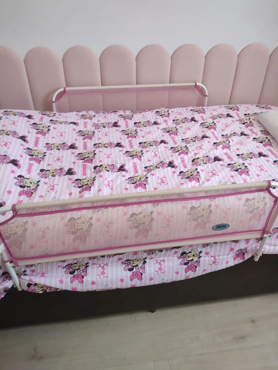 Grade de cama com tela