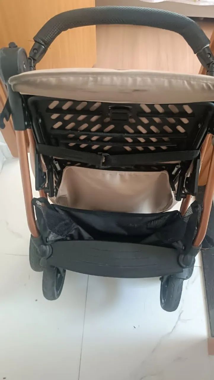 Carrinho de bebê marca Burigotto  - Foto 5