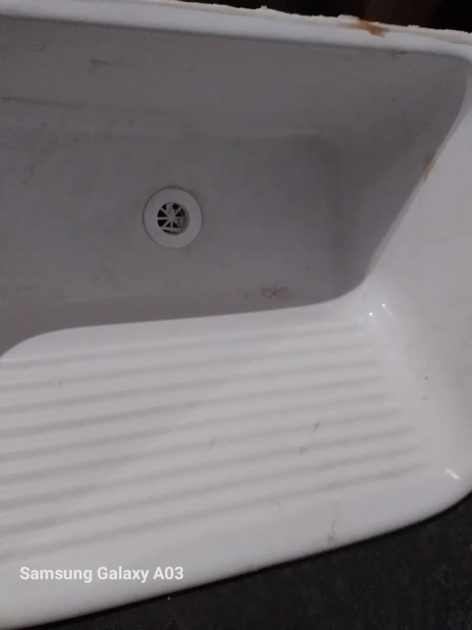 Tanque louça,  sem uso 