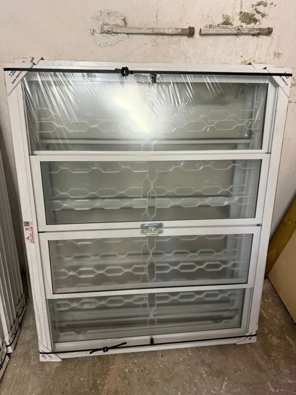 Vitro 100x120 de aço branco com grade  - Foto 3