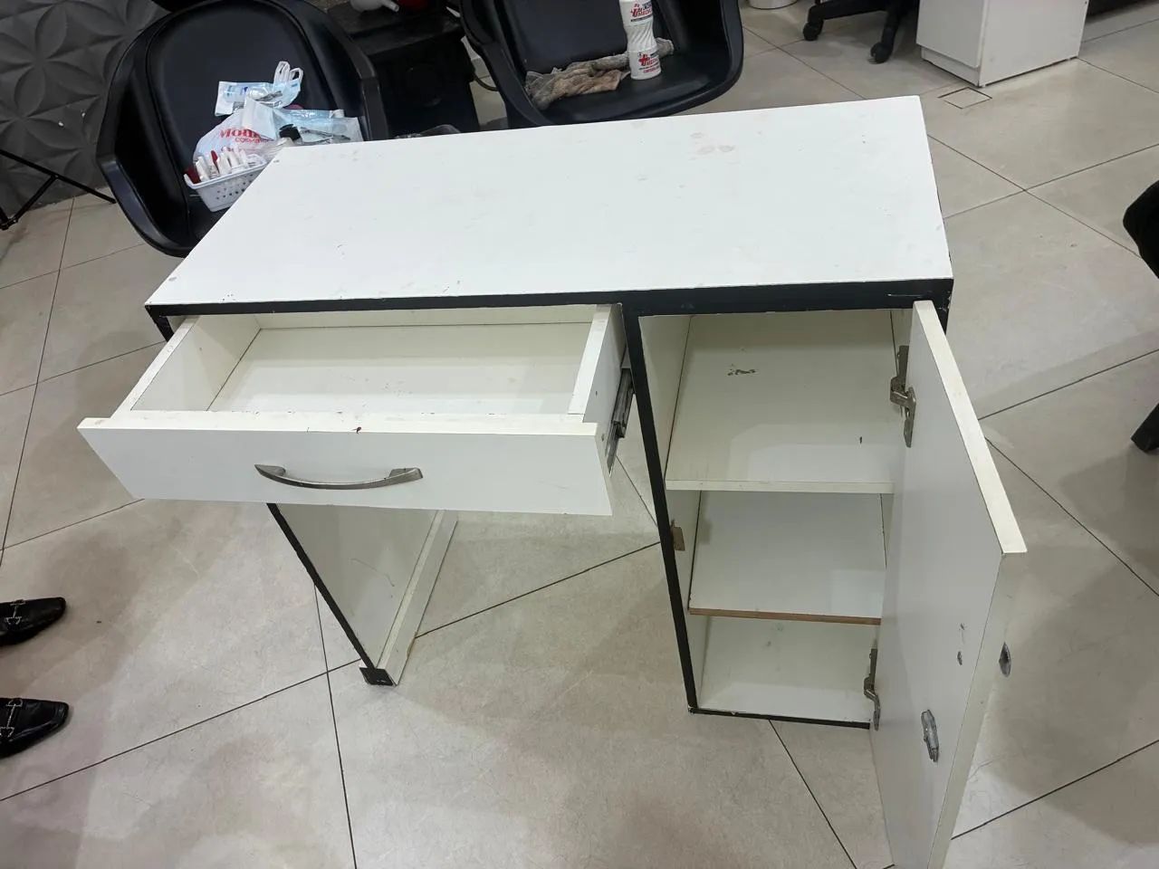 Vendo mesa de manicure usada  - Foto 2