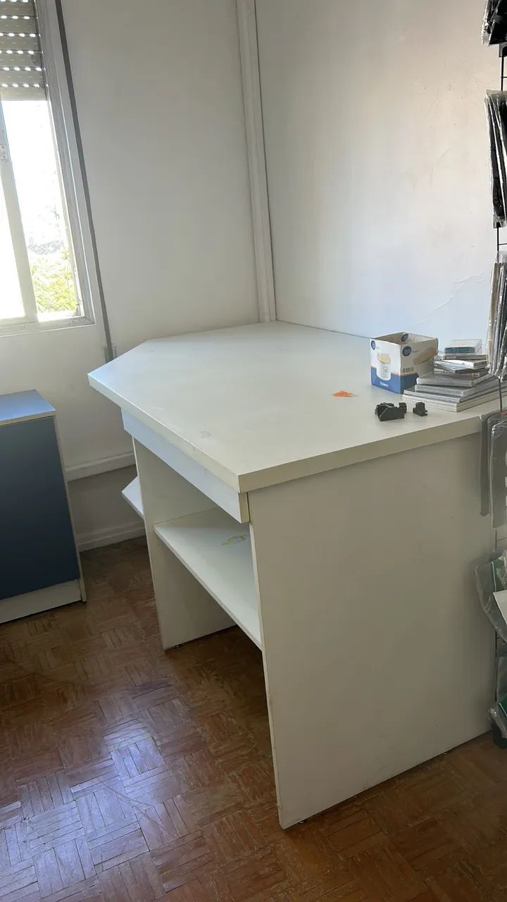 Mesa de trabalho em MDF