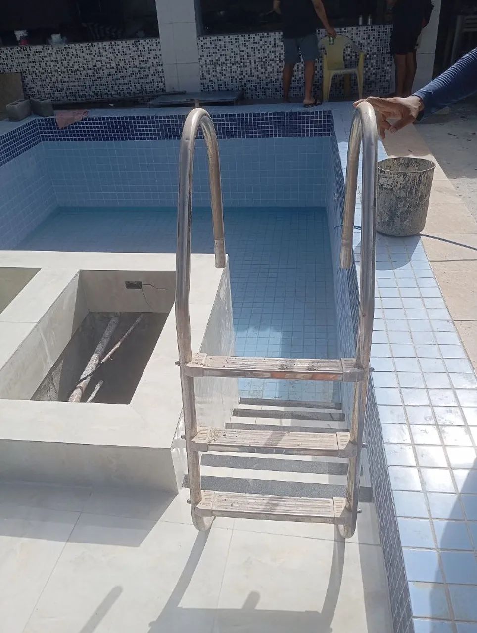 Escada de inox para piscina  - Foto 3