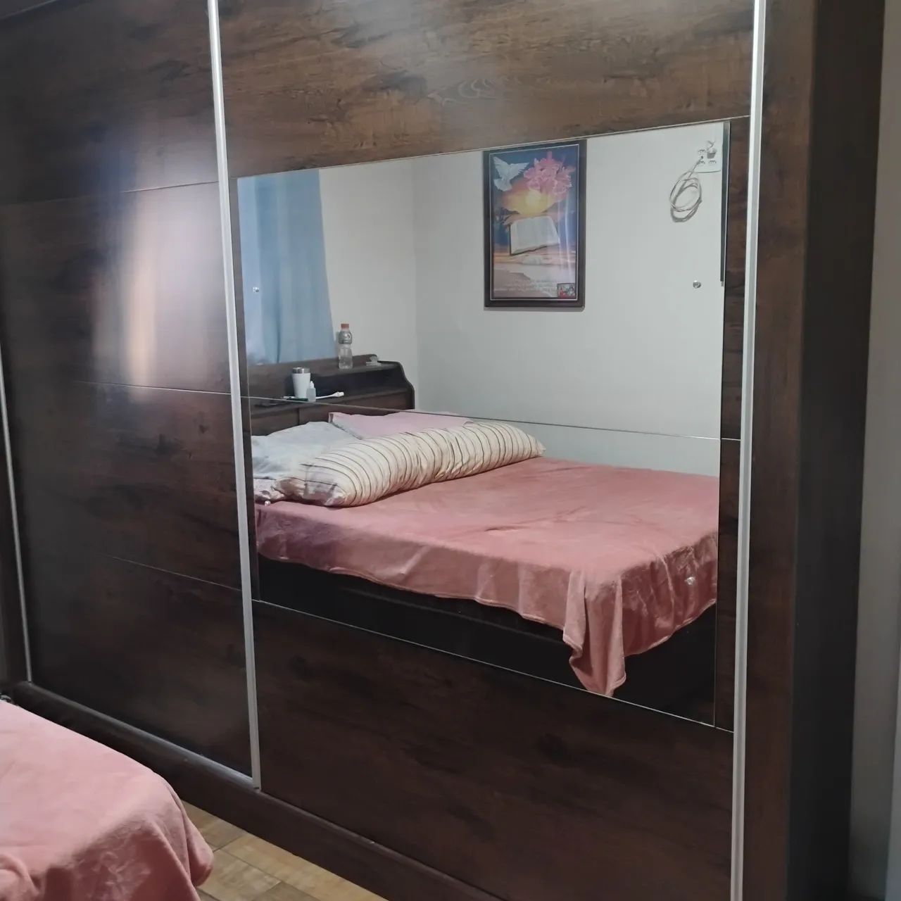 Vendo Guarda Roupa casal com espelho 