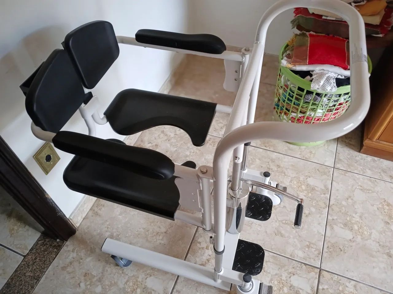 Cadeira de transferencia de deficiente - Foto 3