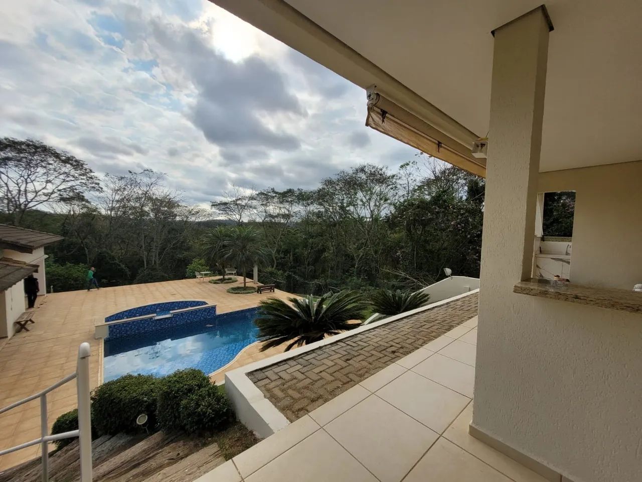 SOBRADO COM 4 QUARTOS, PISCINA E ESPAÇO GOURMET NO CONDOMÍNIO SERRA DA ESTRELA! - Foto 5