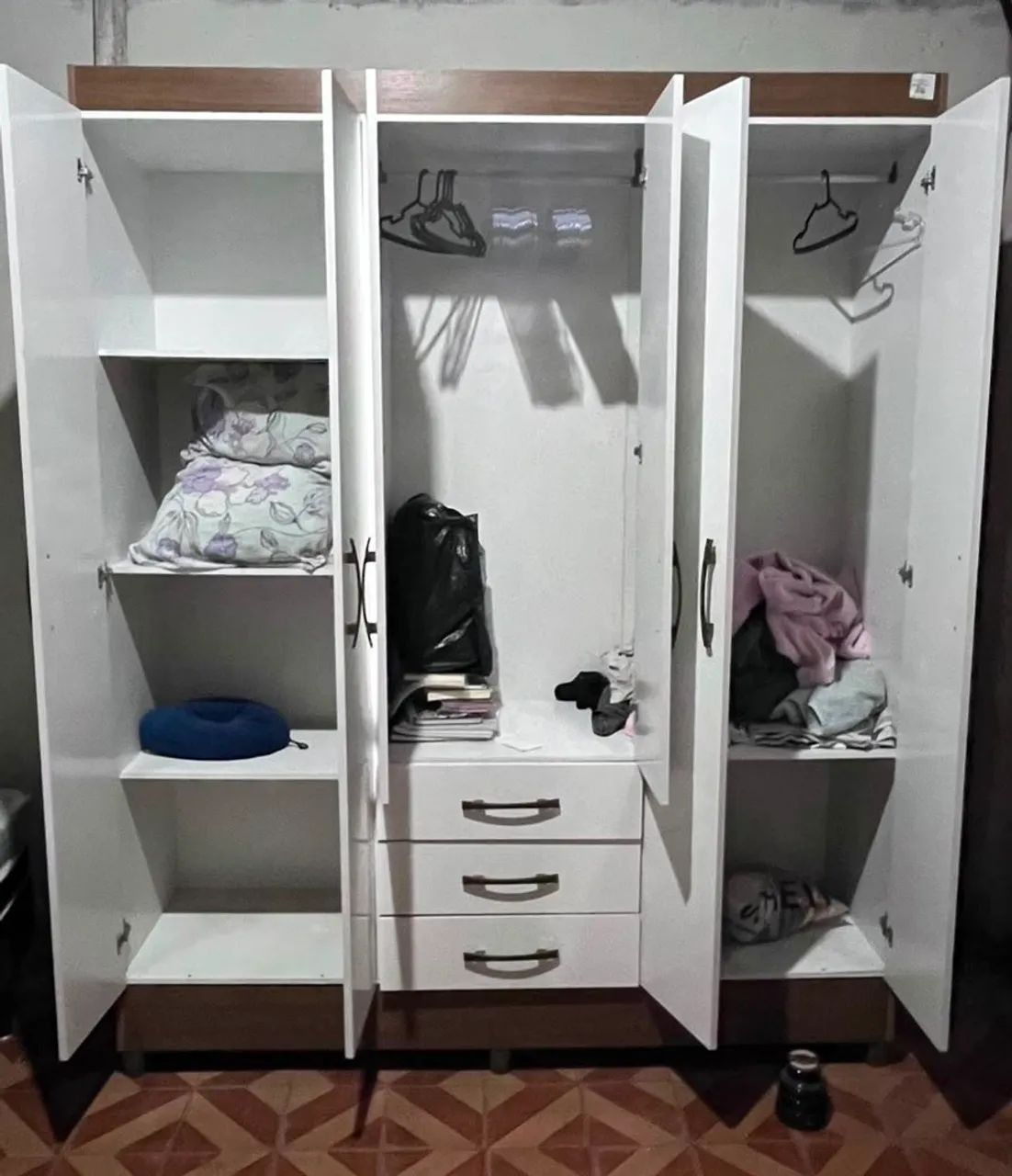 Guarda-roupa 6 portas 