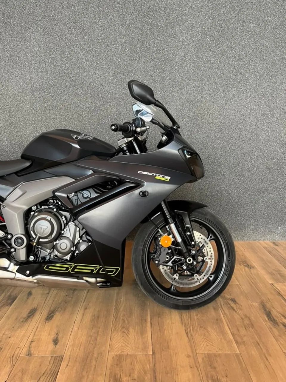 TRIUMPH DAYTONA 660 - Foto 3