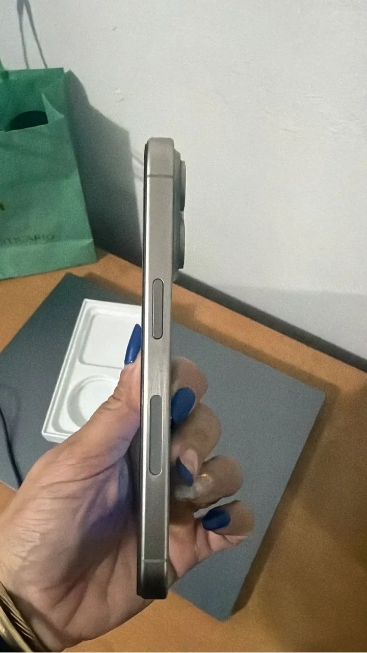 iPhone 15 PRO - Foto 2