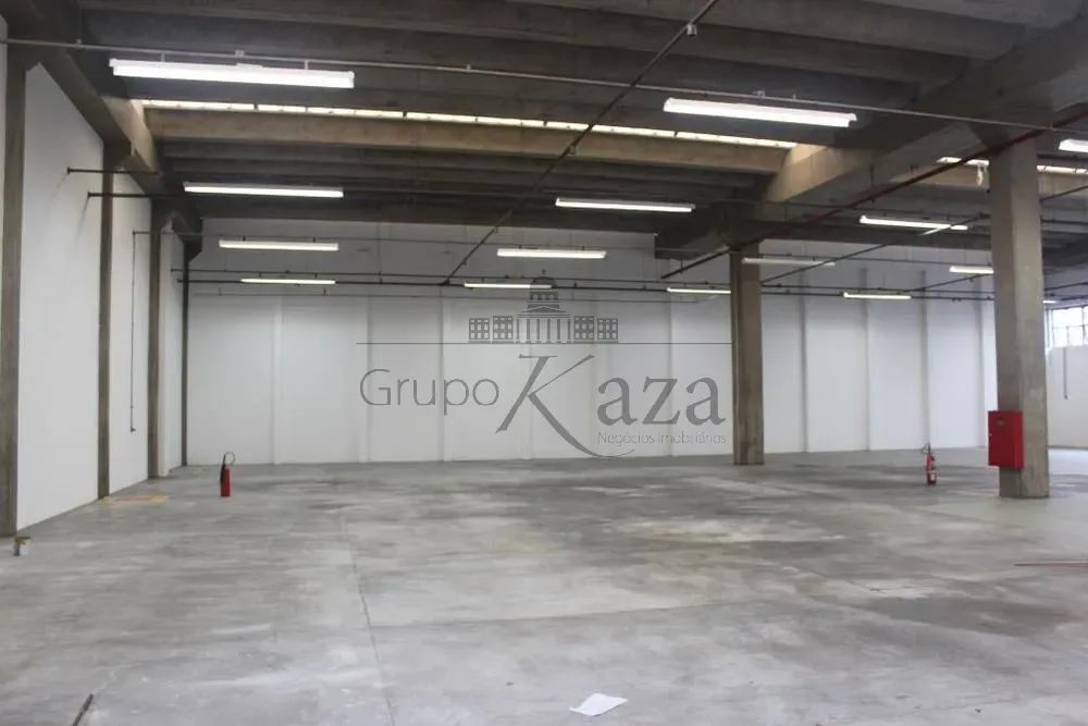 Módulos de Galpões/Escritórios (420m² a 5.700m²)