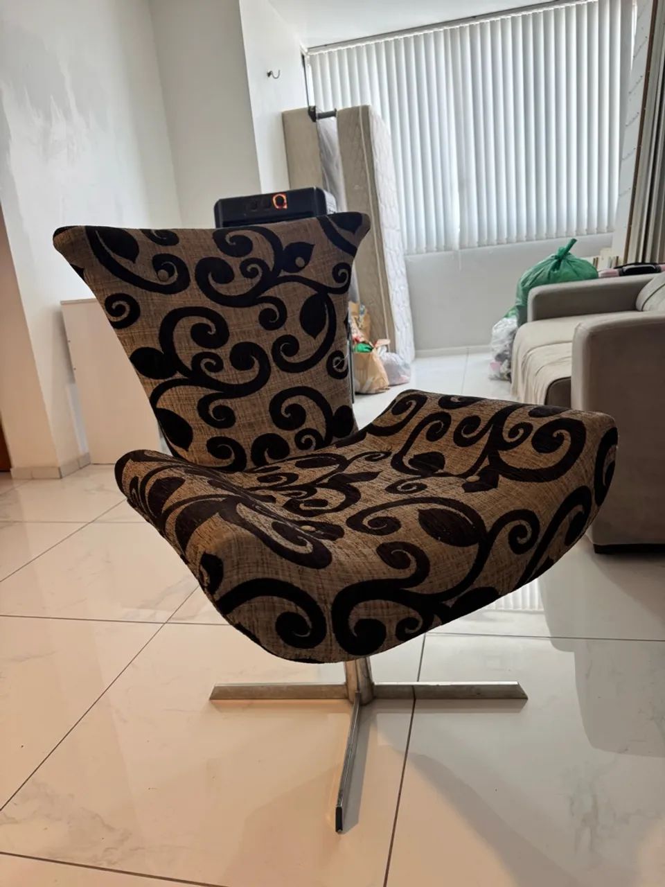 Poltrona Giratória Design Moderno - Estampada / Pés Cromados.  - Foto 3