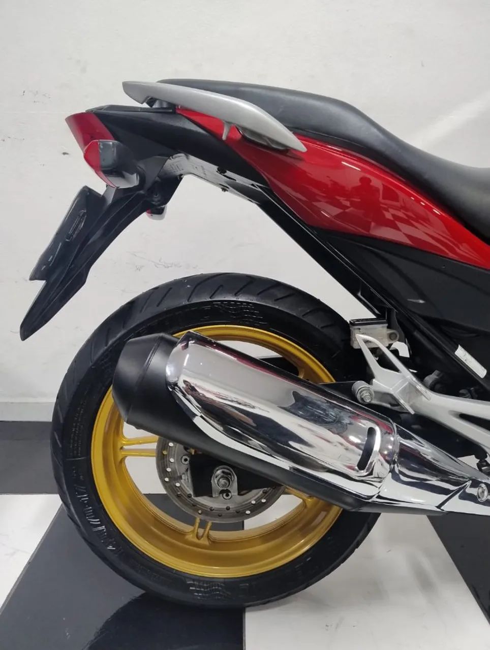 CB 300R 2015 - Foto 2