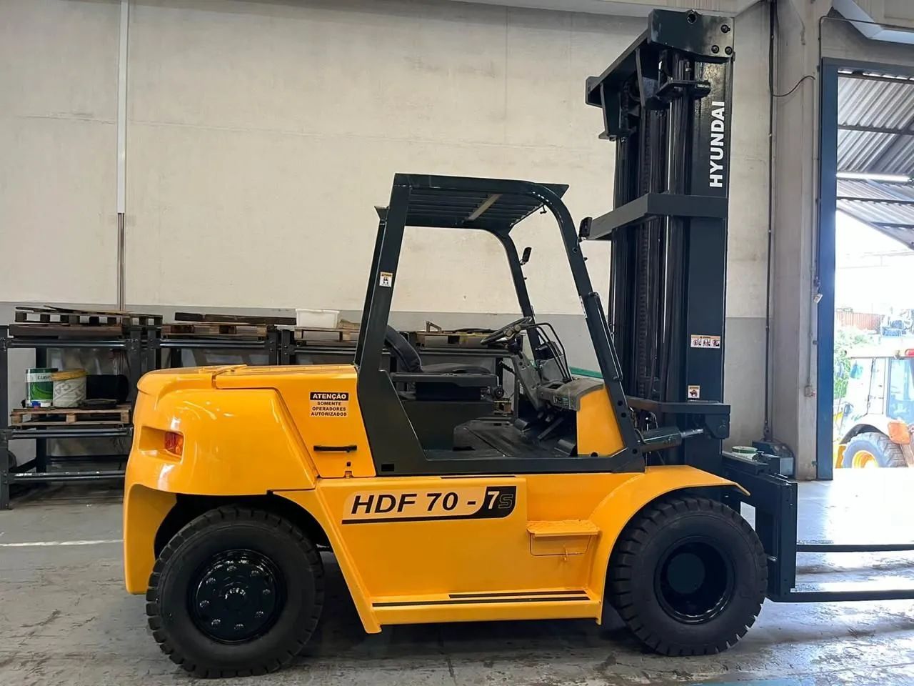 EMPILHADEIRA HYUNDAI DE 7 TONS - Foto 5