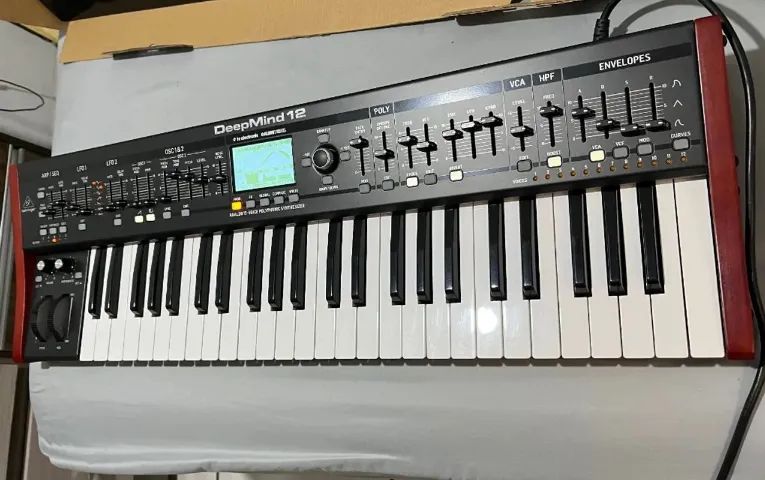 Teclado Sintetizador Behringer Deepmind 12  - Foto 2