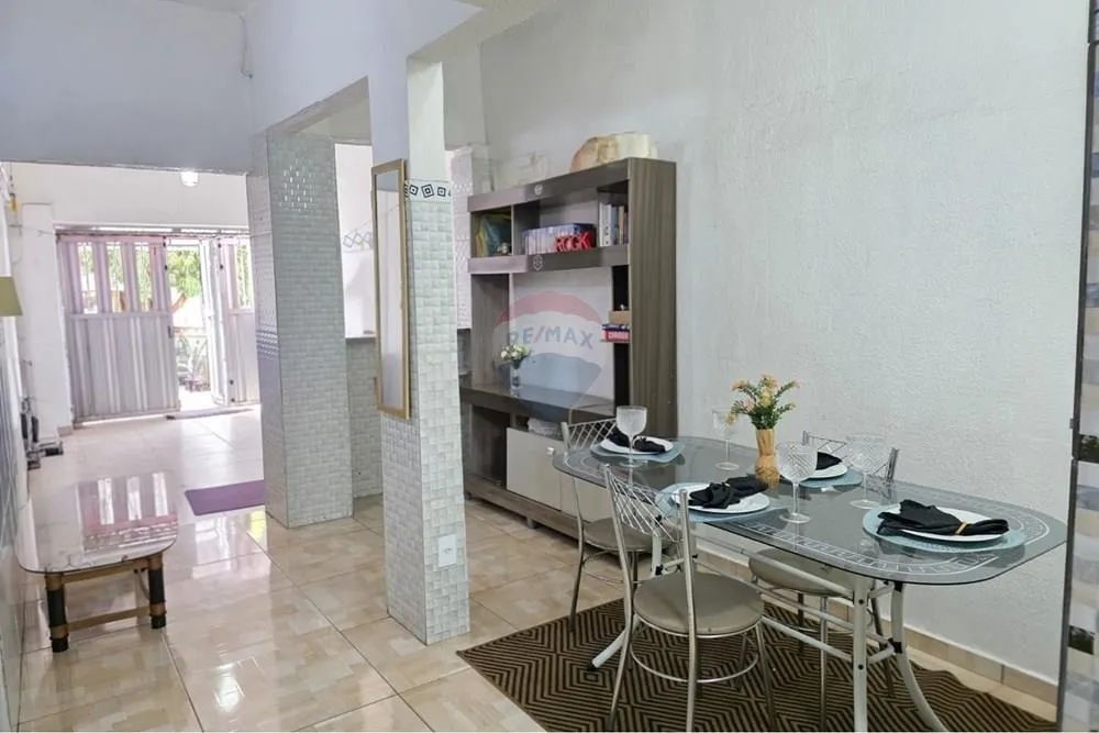 Prédio Comercial na Avenida Codajás | Loja + 6 Apartamentos | Excelente para Investimento 