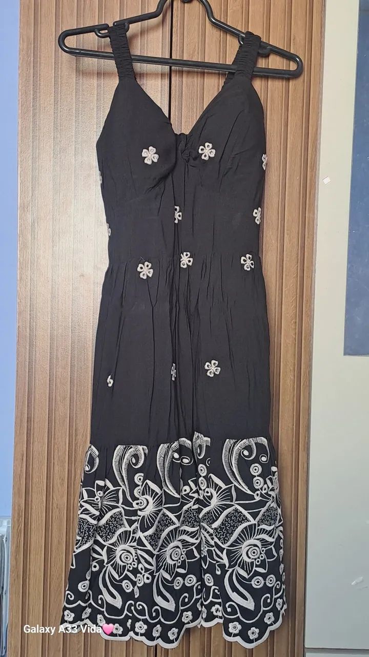 Vestido preto disponível, modelo soltinho, para qualquer ocasião 