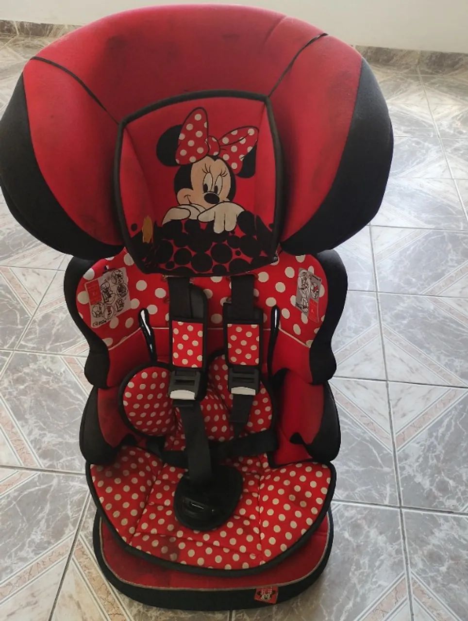 Cadeirinha feminina para carro