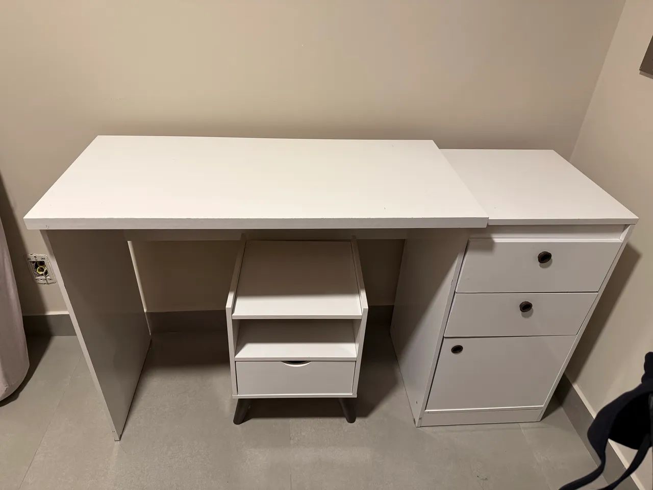 ESCRIVANINHA + MESA DE CABECEIRA 
