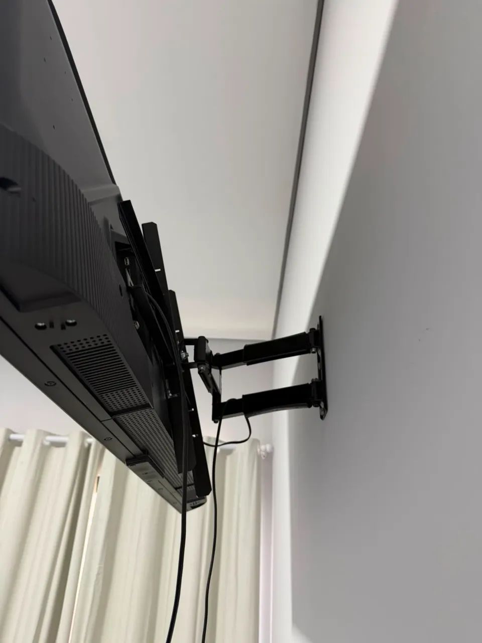 Vende-se Tv semp 55 polegadas ROKU - Foto 2