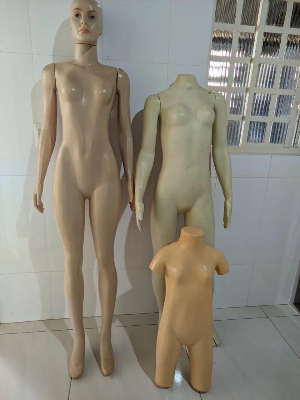 2 Manequins grande e 1 Pequeno