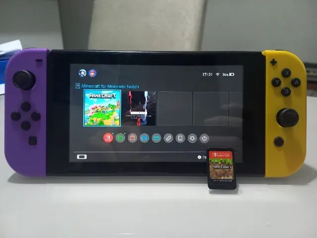 Nintendo Switch V1 + Joy-Cons + Minecraft Original