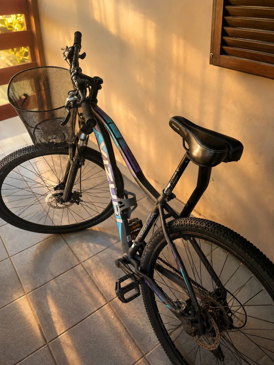 Bicicleta aro 29 com cestinha + trava de segurança + sino
