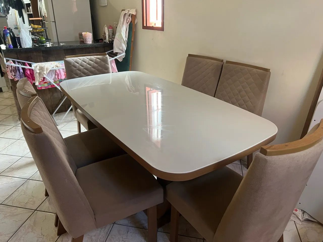 Vendo mesa com 6 cadeiras - Foto 2