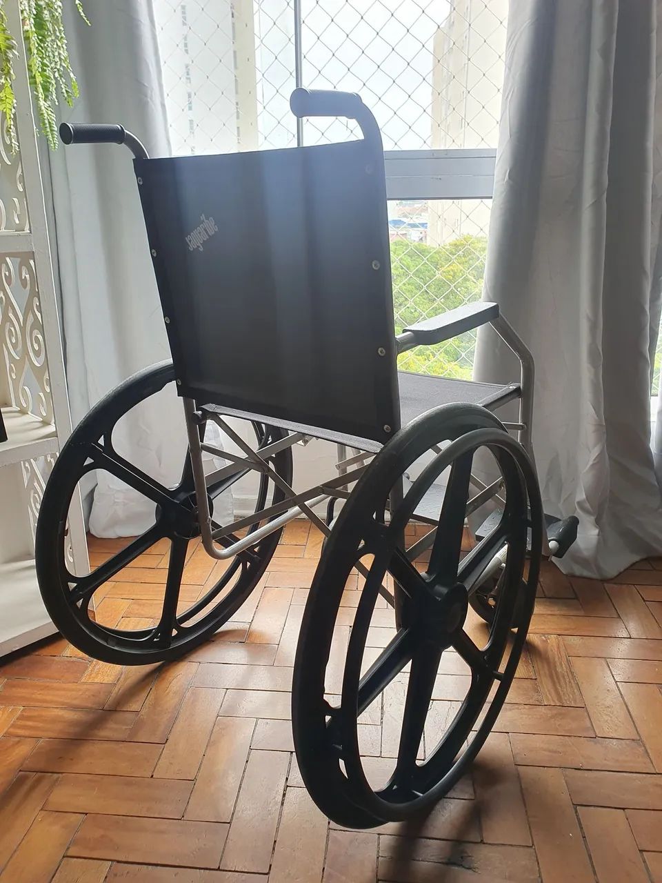 Cadeira de Rodas - Foto 2