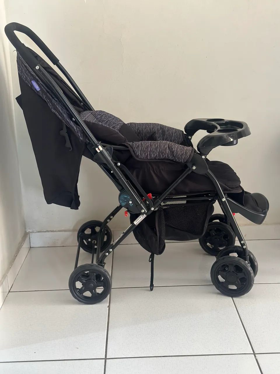 Carrinho de bebê e cadeirinha da cosco  - Foto 2