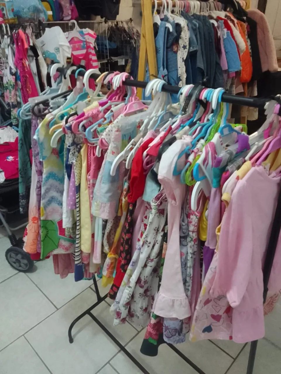 Brechó 2 mil pçs Infantil. Imperdível 