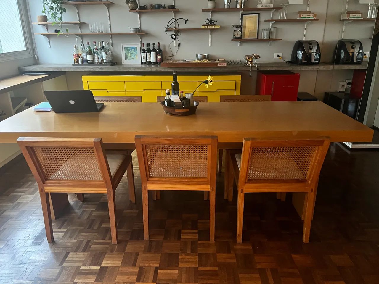 Conjunto de mesa e cadeiras 