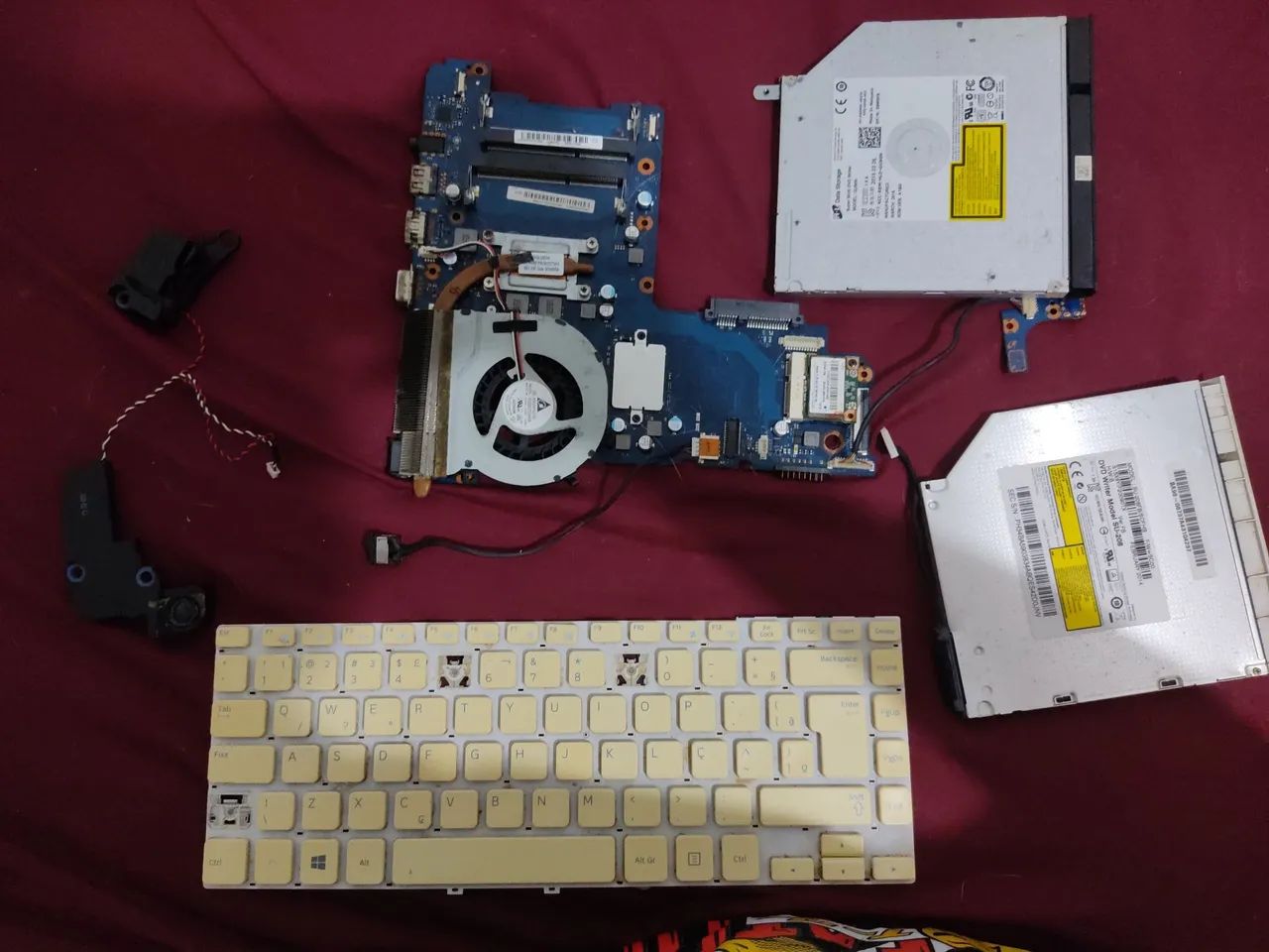 Peças de Notebook NP270E4E Defeito Placa Mãe, Jack de Carga, Teclado, Cooler e 2 Leitores