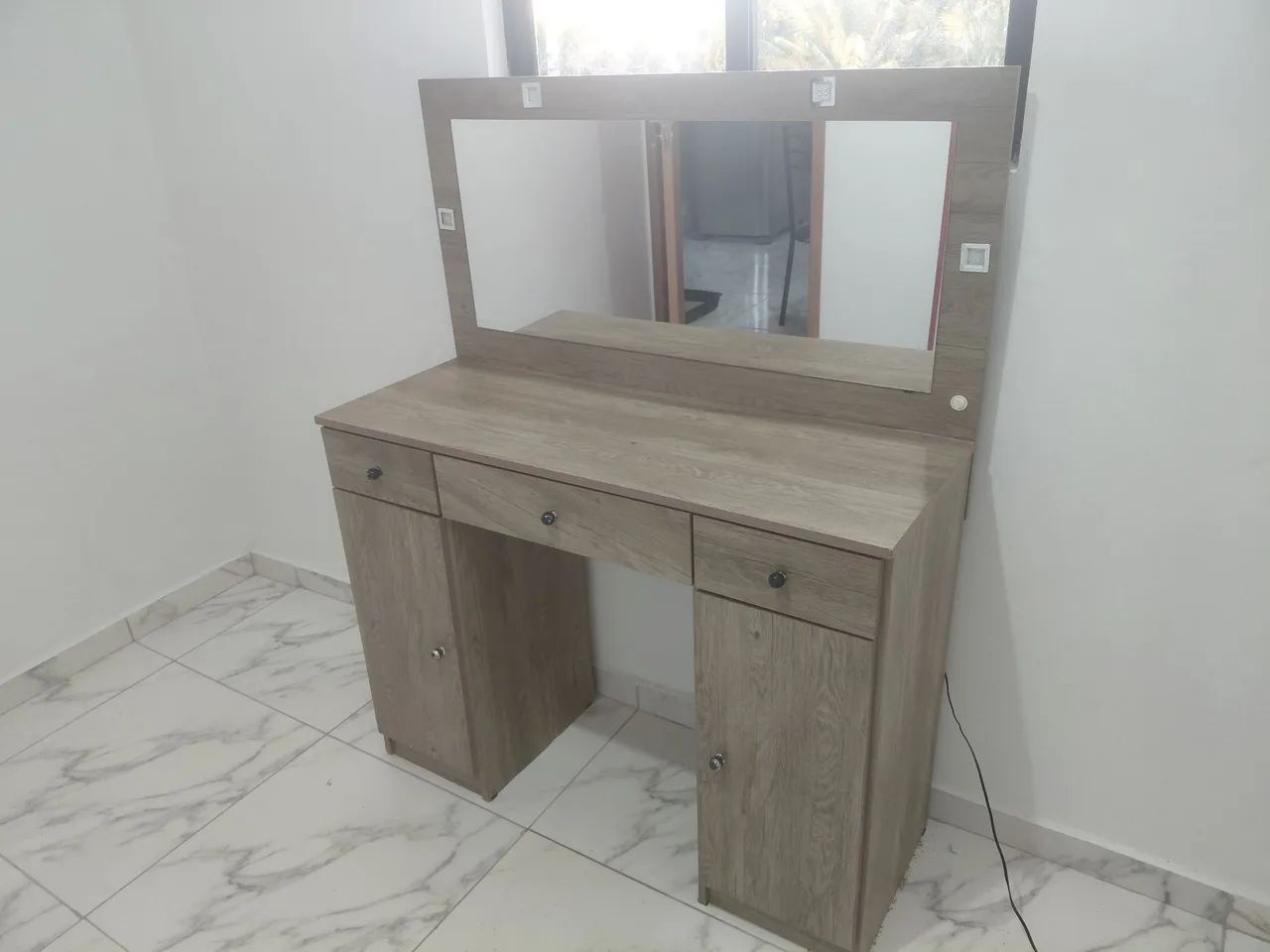 Penteadeira Camarim com Espelho e LED