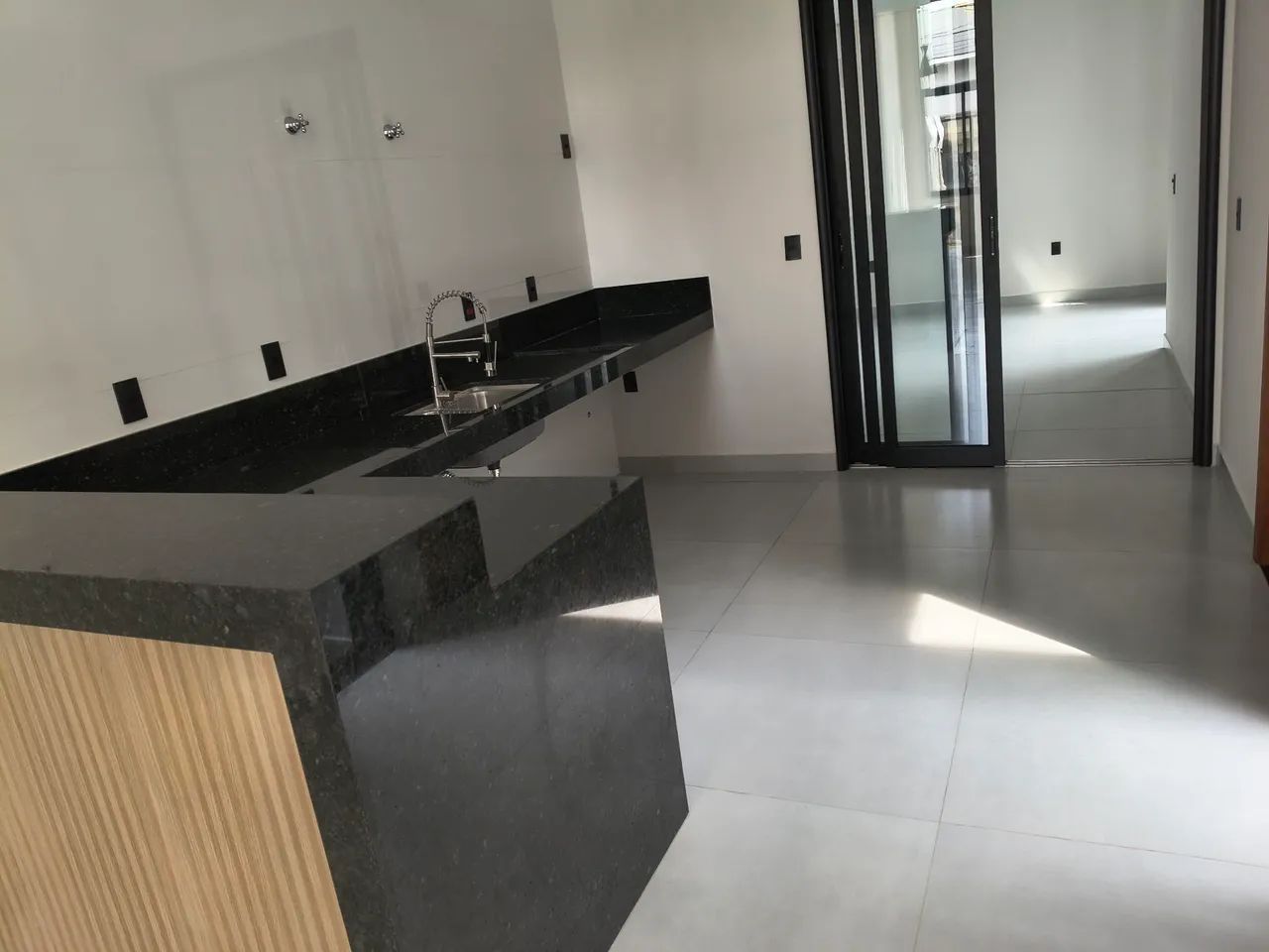 Belíssima casa avenda - Foto 4