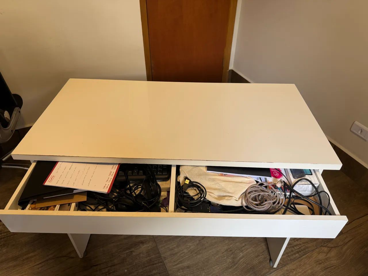Mesa de escritório com gaveta - Foto 5