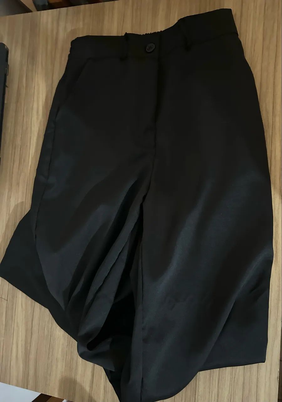Calça pantalona preta 