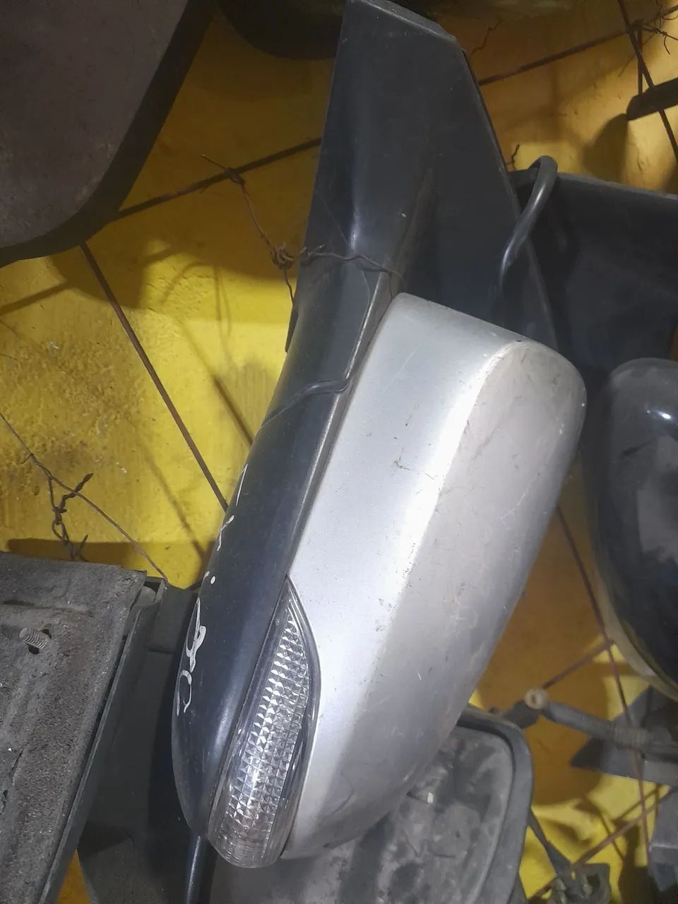 Retrovisor do Etios com seta lado esquerdo