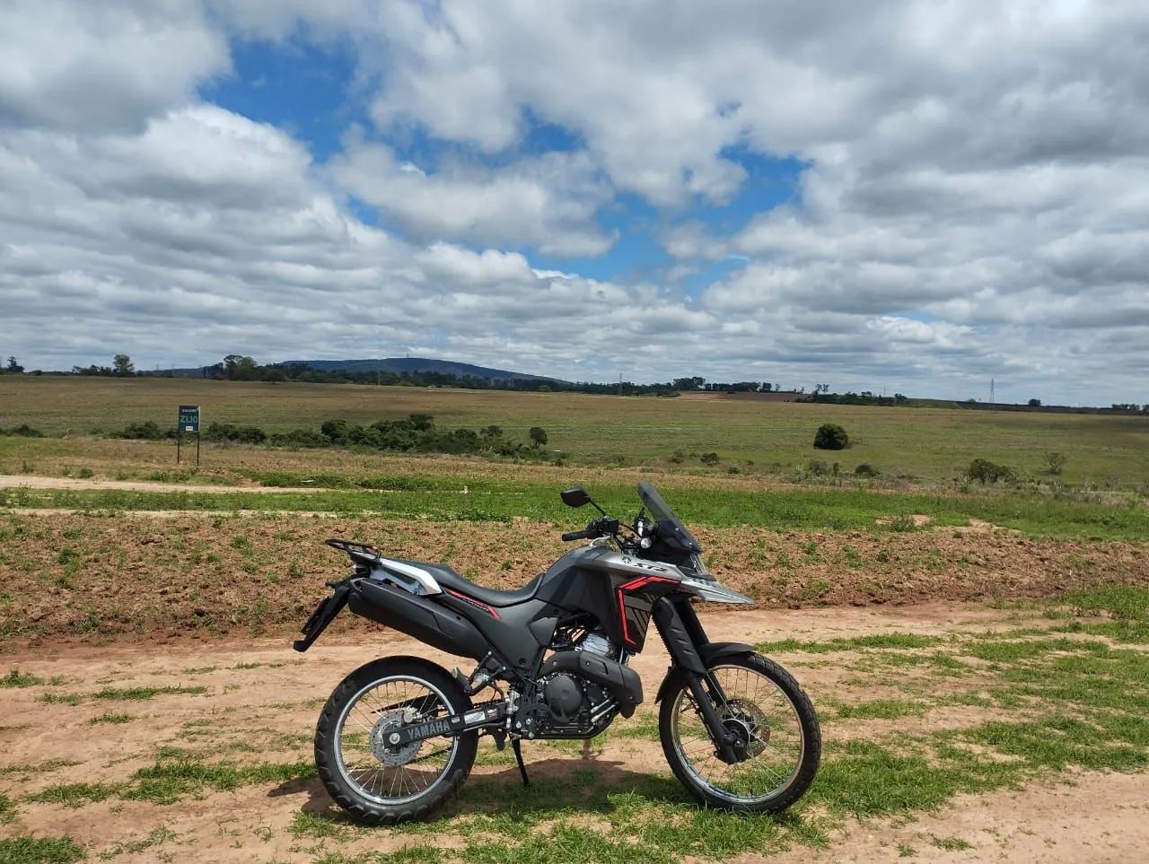 XTZ Lander 250 - Foto 3