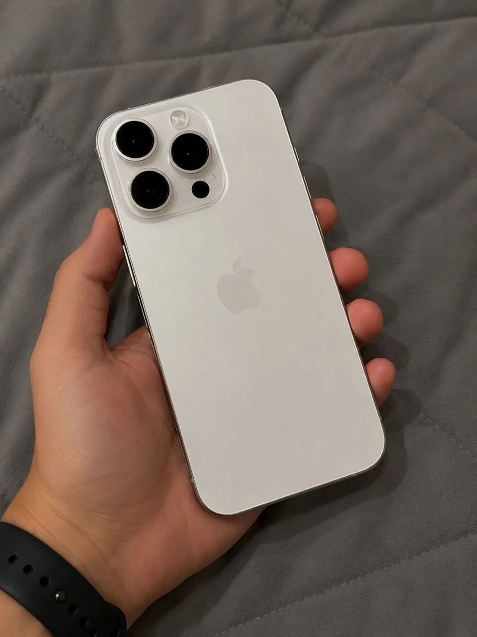 iPhone 15 Pro Branco - Muito Conservado - Foto 3