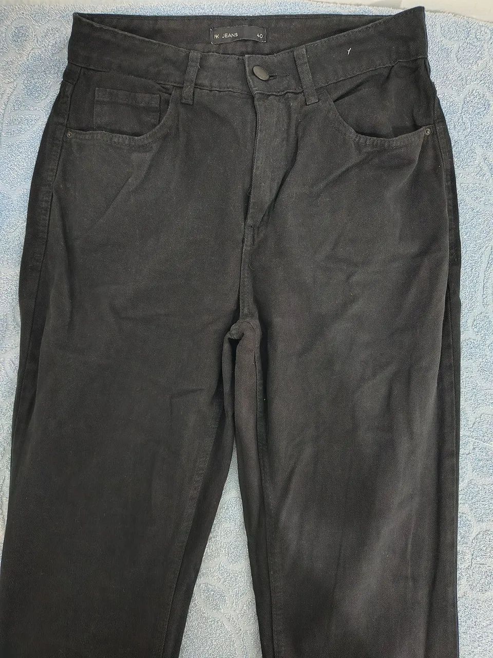 Calça Jeans Estilo Reta Lavagem Preta Com Abertura na Lateral e Sem Lycra - Foto 5
