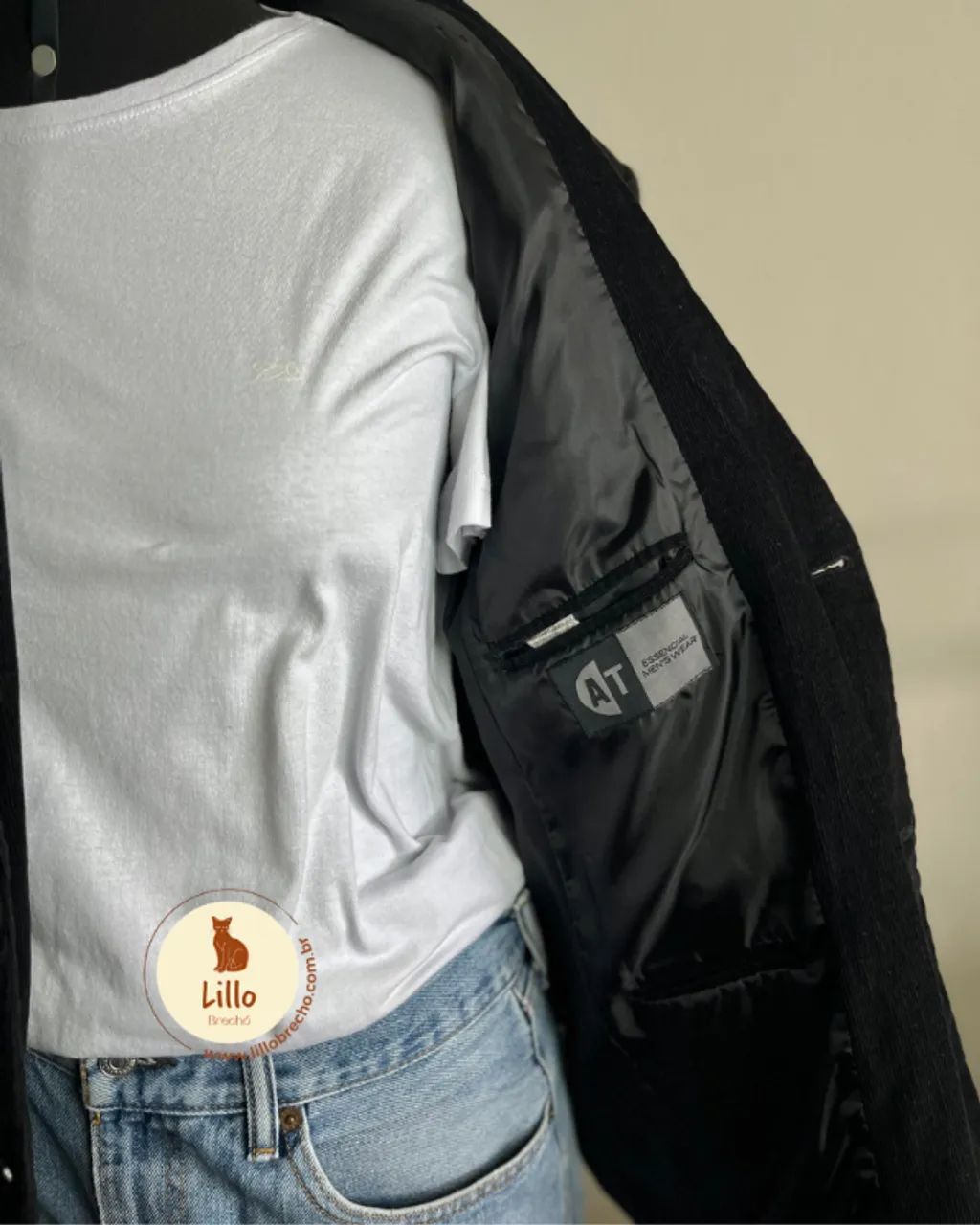 Blazer Oversized em Veludo Cotelê Preto - AT - Foto 4