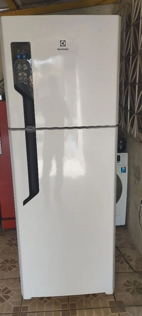Vendo geladeira Electrolux semi nova  - Foto 2