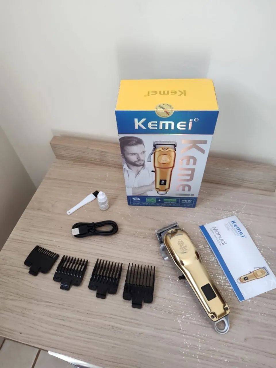 Máquina De Cortar Cabelo Sem Fio Kemei 