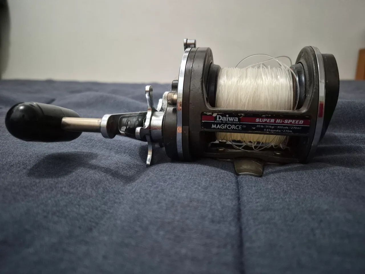 Carretilha Daiwa magforce sealine SMF170H