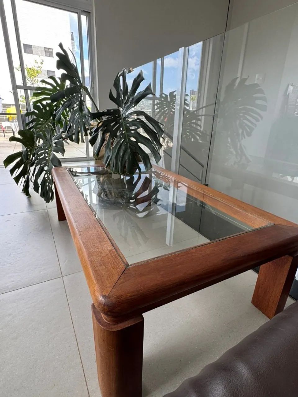 Mesa Centro Madeira Macica E Vidro 120x70 - Foto 3