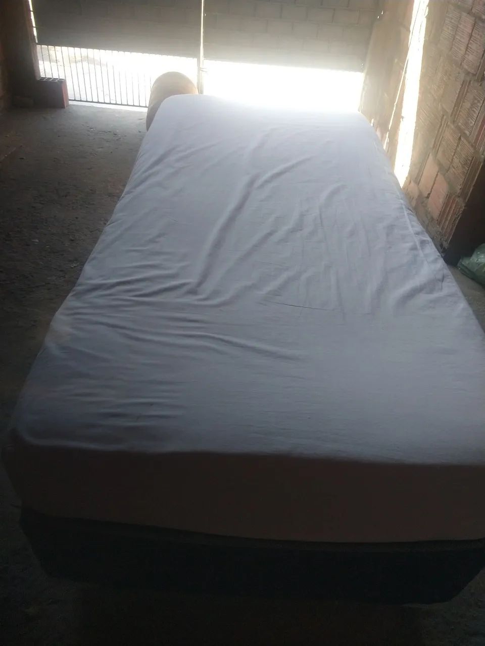 Vendo cama box solteiro+colchão  - Foto 2
