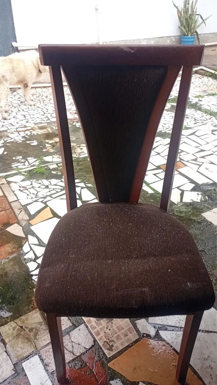 Mesa 4 cadeiras de madeira nobre - Foto 3