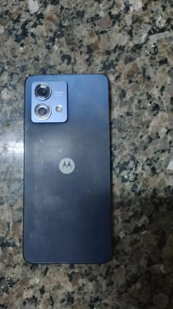 Moto g84